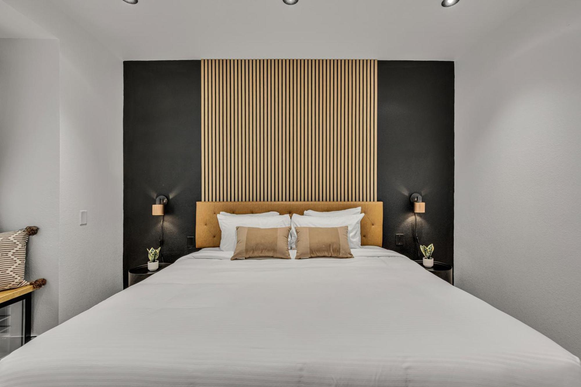 Hotel The Block 2*
