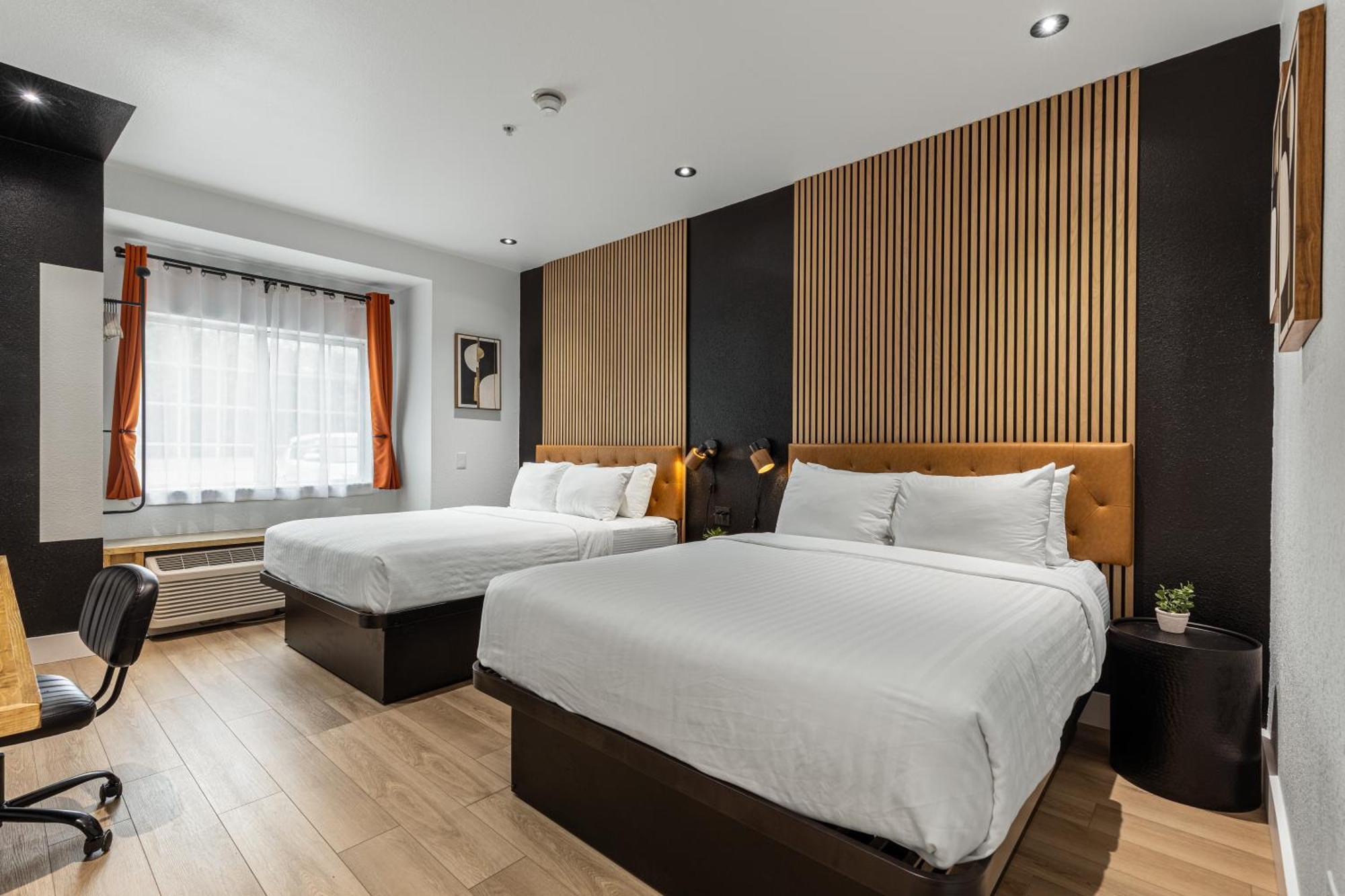 The Block Hotel Bentonville