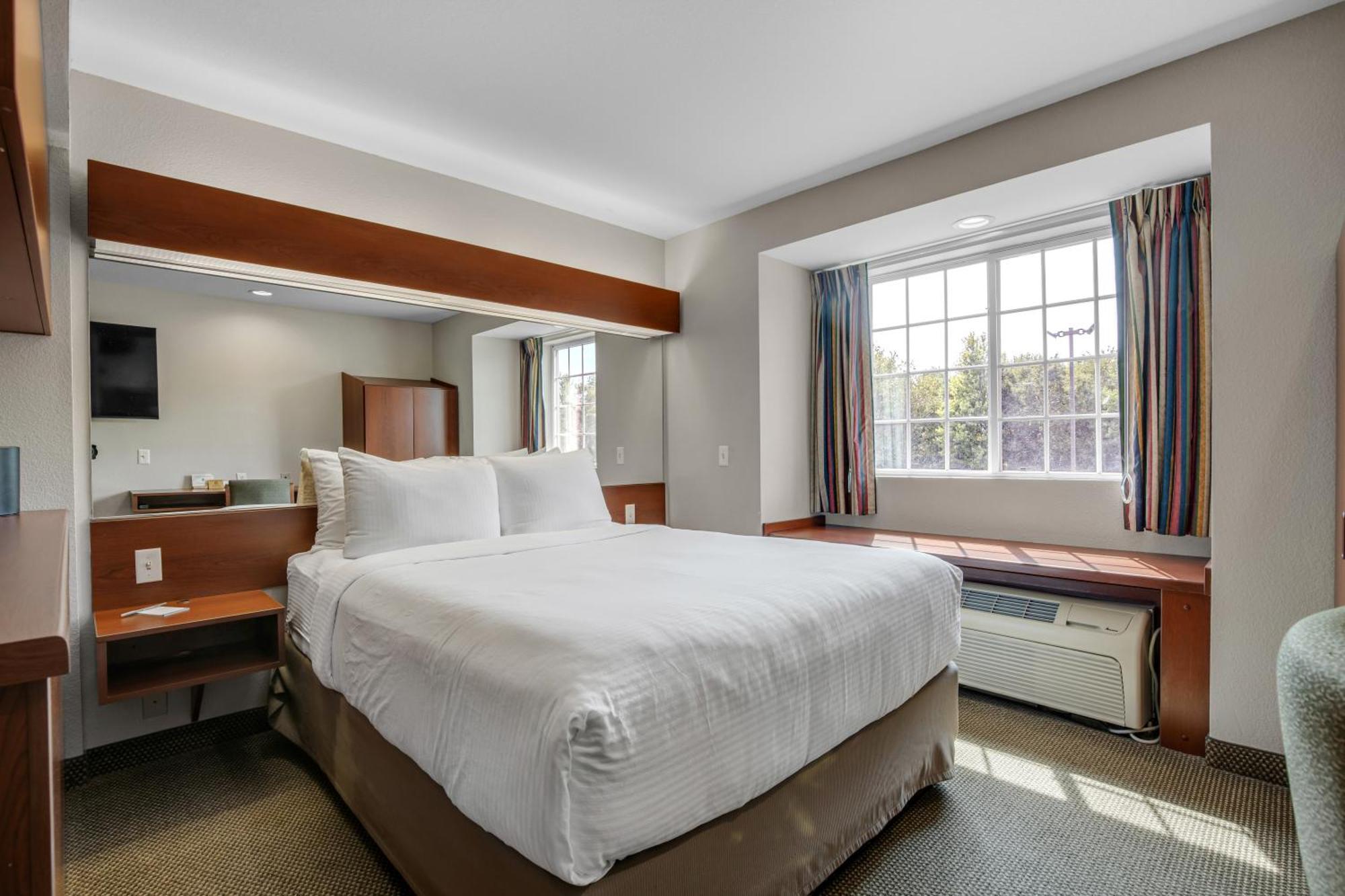 Hotel The Block 2*