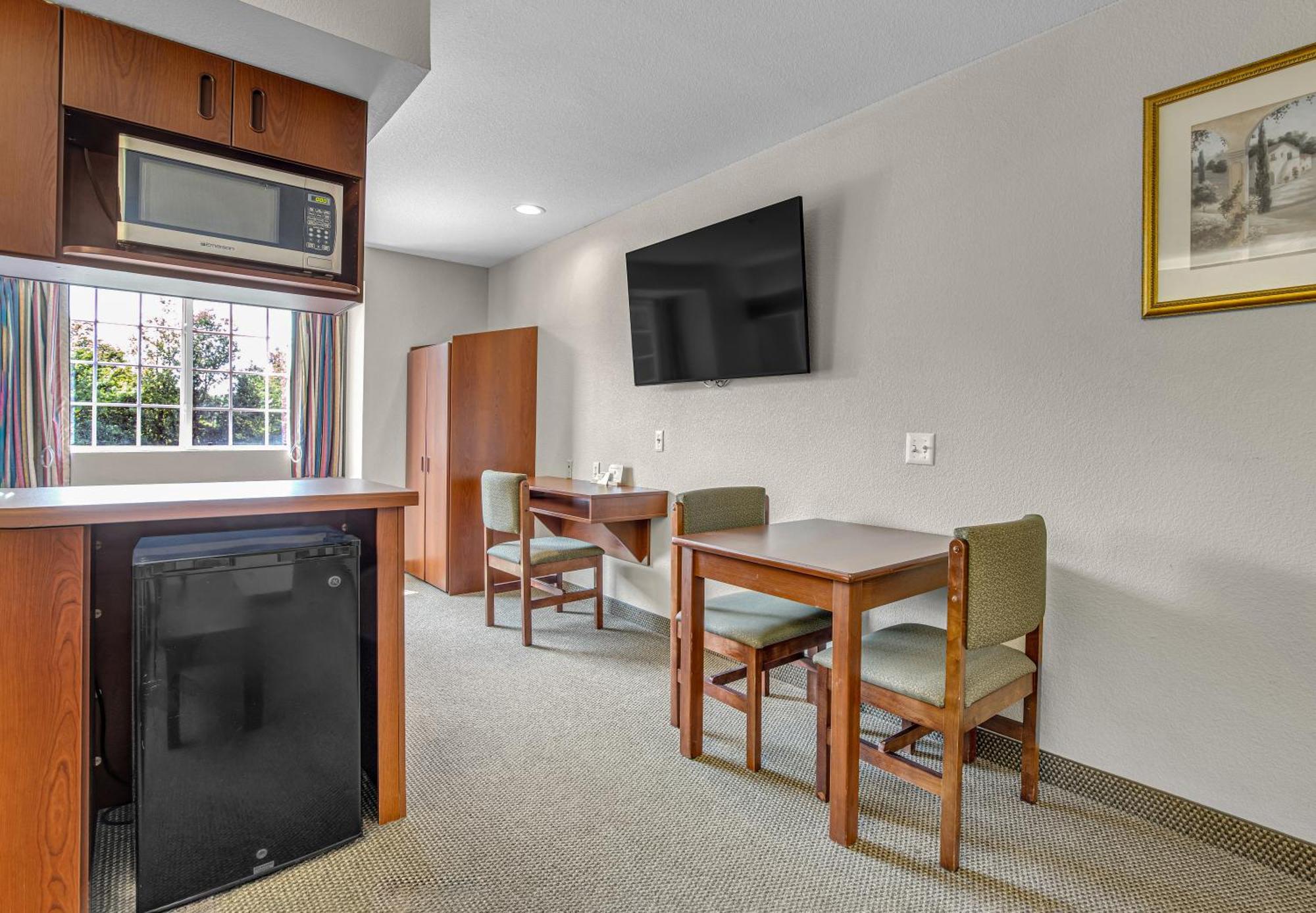 The Block Hotel Bentonville