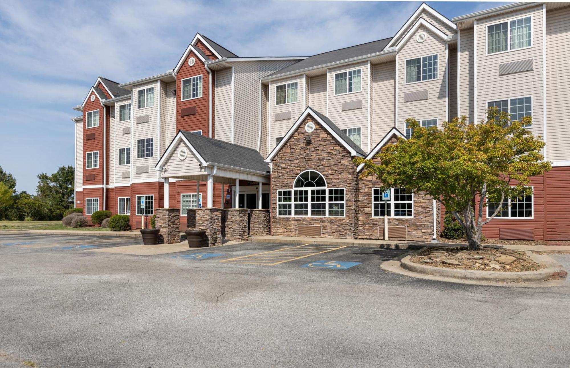 The Block Hotel Bentonville